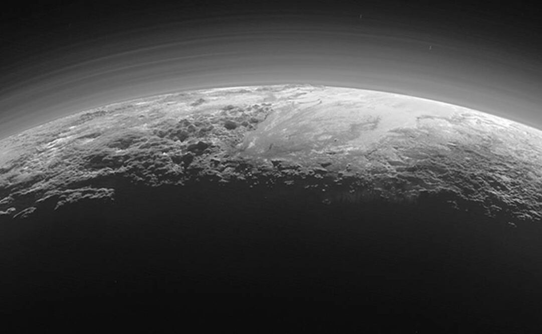 Muestra nuevos detalles de la neblina del planeta enano. Foto: NASA