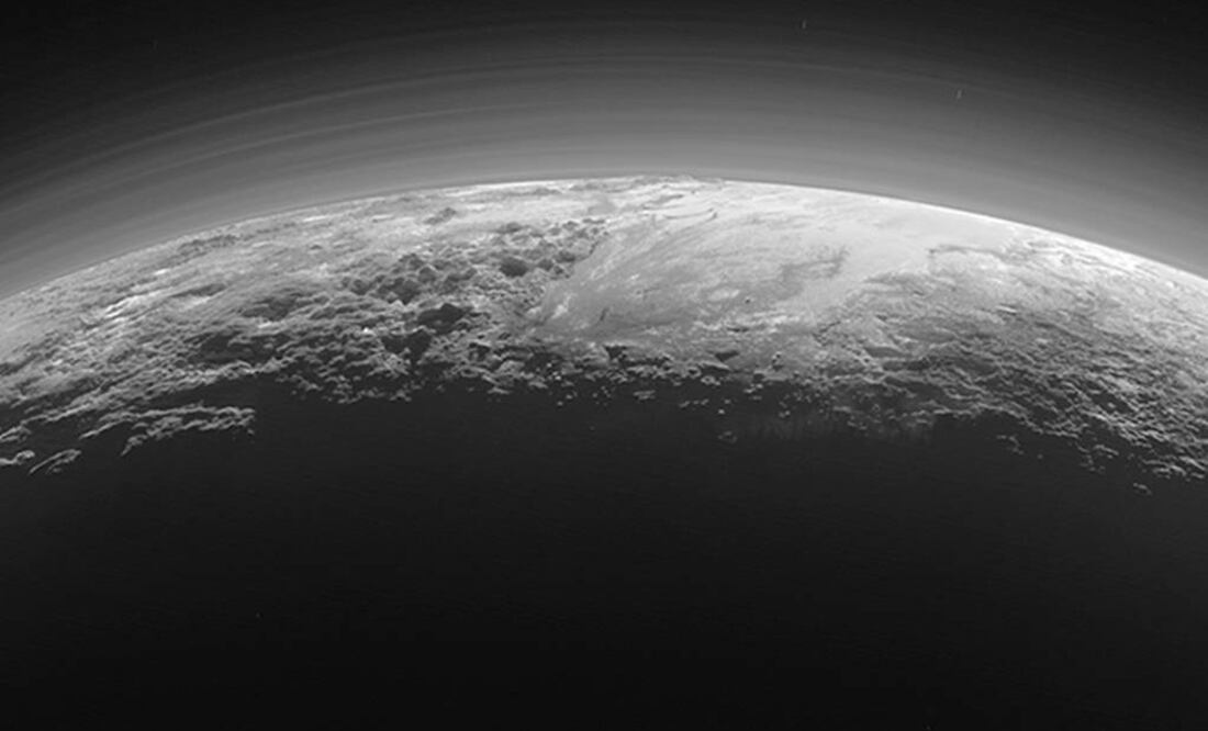 Muestra nuevos detalles de la neblina del planeta enano. Foto: NASA