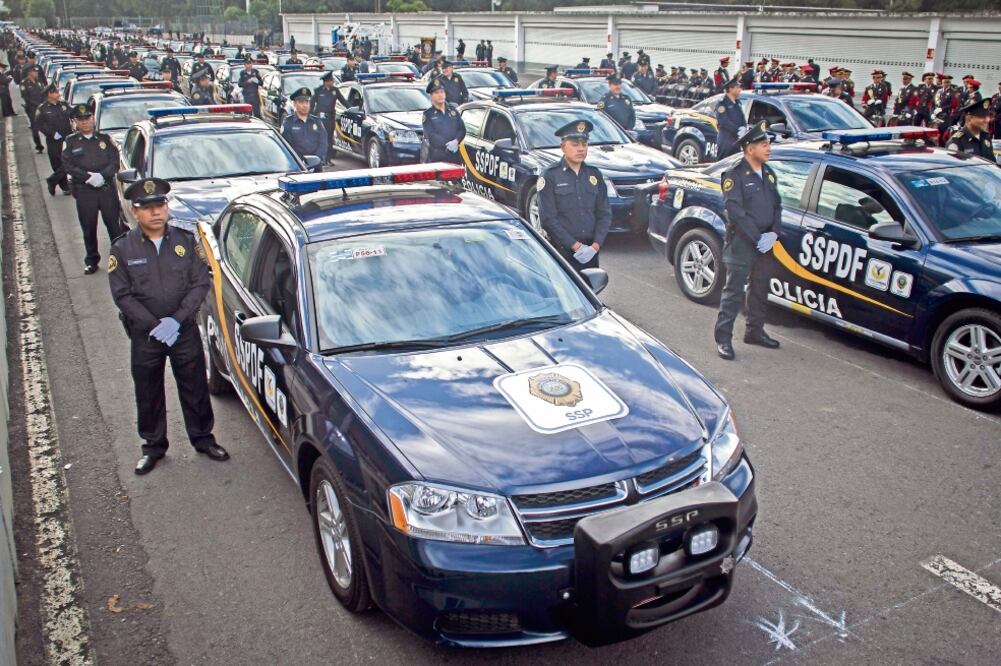 El Oficial Mayor señala que se comenzará con la conversión a gas de las patrullas de la SSP capitalina (ARCHIVO EL UNIVERSAL)