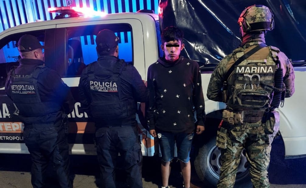 Policía de Ecatepec y semar rescataron a un niño de seis años de edad, quien desapareció la noche del martes en la colonia San Agustín. Foto: especial