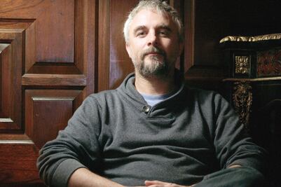 Michael Rowe no quiere “trato de rey”