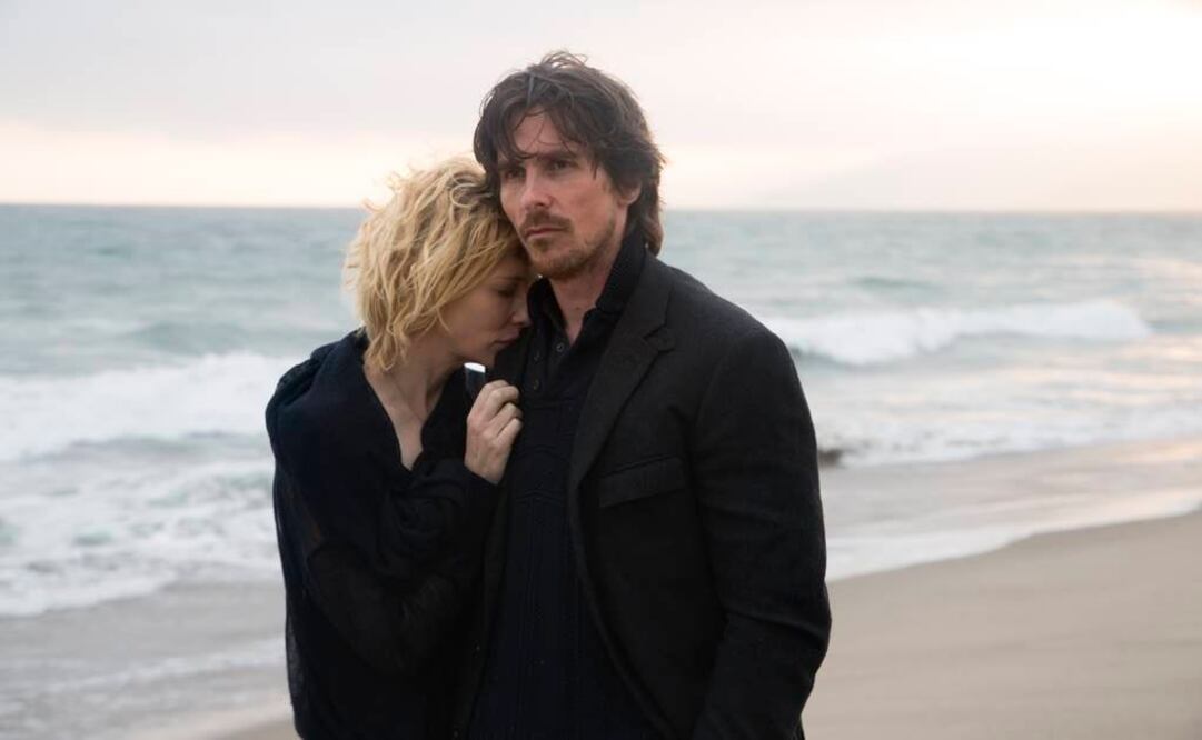 Christian Bale, derecha, y Cate Blanchett en una escena de la película "Knight of Cups". FOTO: AP.