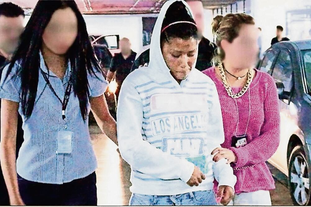 La joven Itzel Nayeli fue detenida el año pasado y acusada de agredir a varias personas en el municipio de Chimalhuacán (ARCHIVO EL UNIVERSAL)