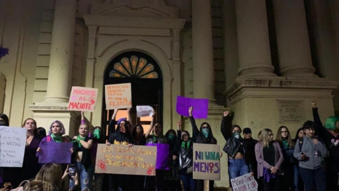 "Los niños no se tocan"; vandalizan catedral en Sonora tras marcha del 8 de marzo