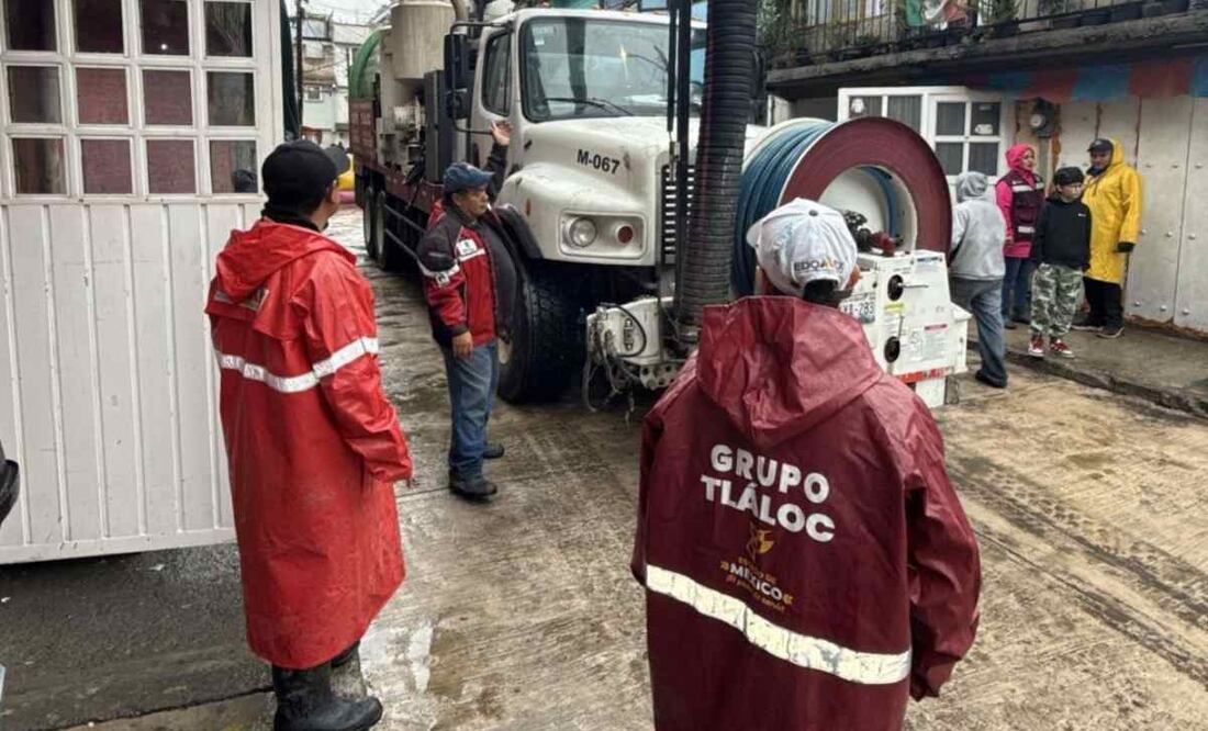 Brigadas de atención ante lluvias y desbordamiento de presa Los Cuartos en Naucalpan / Foto: Especial