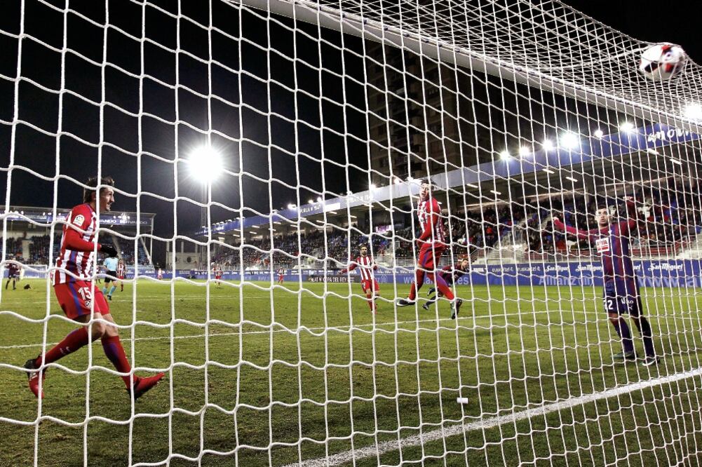 Atlético de Madrid nunca mostró exceso de confianza ante Éibar. (JAVIER ETXEZARRETA. EFE)