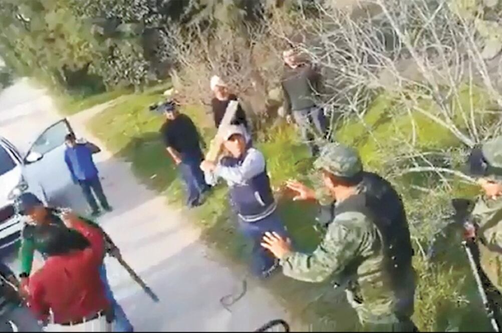 En diciembre de 2018, efectivos del Ejército fueron confrontados por presuntos huachicoleros en Tlahuelilpan, Hidalgo. Foto: ARCHIVO EL UNIVERSAL