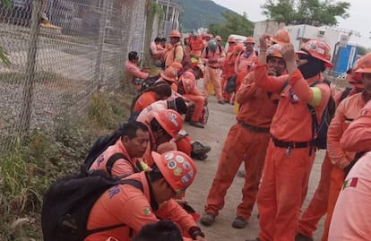 Previo a visita de AMLO, denuncian en Oaxaca despido de 500 trabajadores de coquizadora