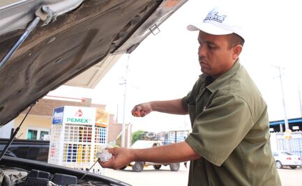 5 razones por las que tu auto huele a aceite