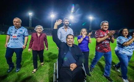 “Al maestro con cariño”, aficionados le brindan su cariño a Benjamín Galindo en el Estadio Tamaulipas