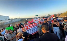 Bloquean aeropuerto de Los Cabos por más de 7 horas; familiares de desaparecidos exigen resultados