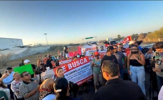 Bloquean aeropuerto de Los Cabos por más de 7 horas; familiares de desaparecidos exigen resultados