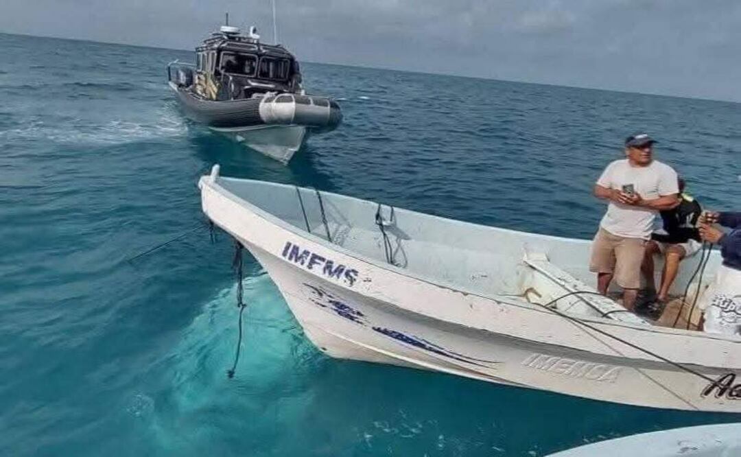 Pescadores locales hallan el cadáver del joven Yosmar Javier Segovia, un buzo con reporte de desaparición en playas de Santa Clara, Yucatán (09/04/2025). Foto: Especial