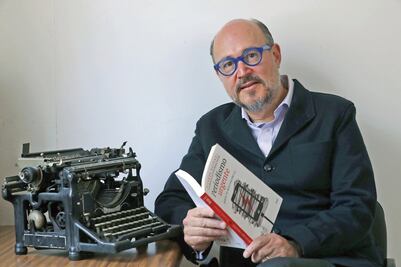 "Urge hacer más y mejor periodismo"