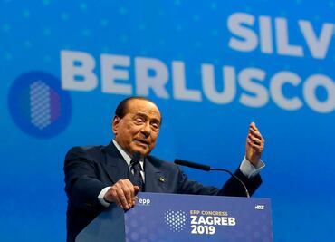 Berlusconi responde a tratamiento contra el Covid-19; está en la "fase más delicada" del virus