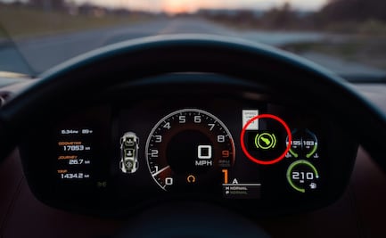 Qué significa el testigo de un zapato en el tablero del auto