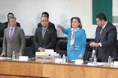 Cuestionan a Arely Gómez por 'Chapo' y Ayotzinapa