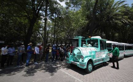 ¡Chuu Chuuu!... Familias aprovechan el fin de semana para dar un paseo en el nuevo trenecito de Chapultepec