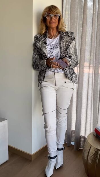 Adela Micha tiene los pantalones desmontables más cool