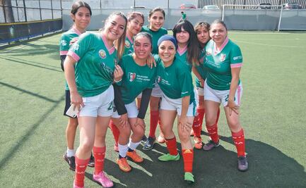 Furia Azteca lleva el futbol femenil hasta la FILCO; visibilizan el deporte y la cultura