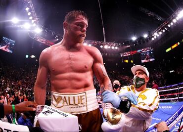 Canelo Álvarez, resta importancia a contratos millonarios