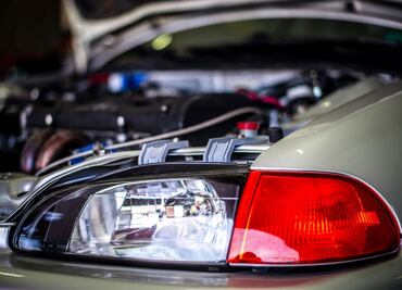 ¿Con qué frecuencia debes dar mantenimiento al auto?