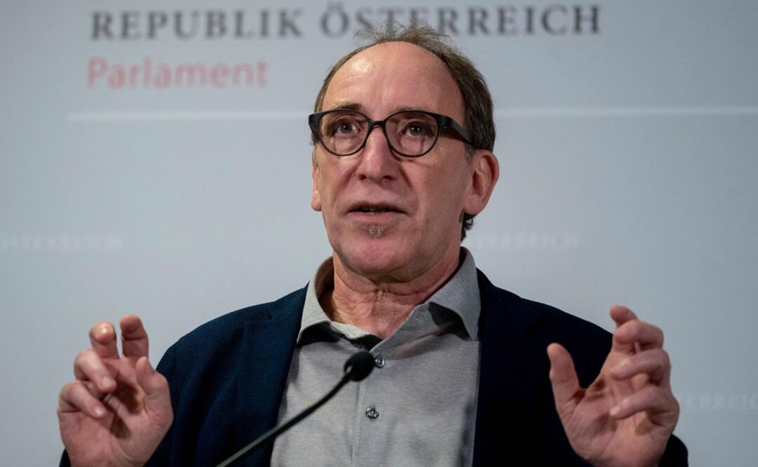 Ministro de Salud y Asuntos Sociales de Austria, Johannes Rauch, asiste a una conferencia de prensa sobre la campaña de vacunación contra el Covid en Viena. Foto: AFP