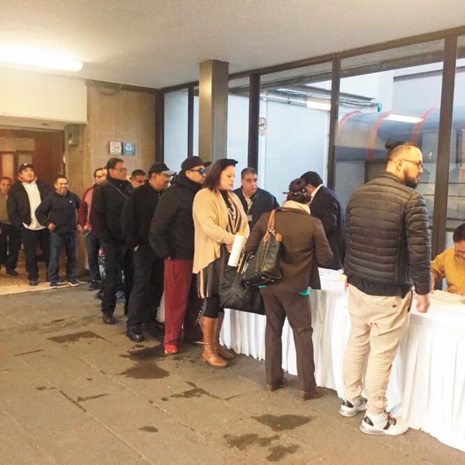 El proceso electoral en el sindicato de Pemex, que por primera vez se realizó con voto libre y secreto, se reportó sin ningún incidente. (ESPECIAL)