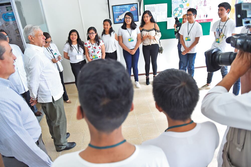 El Presidente afirmó que se fortalecerá el programa de los Centros de Atención Rural para Adolescentes, para apoyar a jóvenes con adicciones. PRESIDENCIA