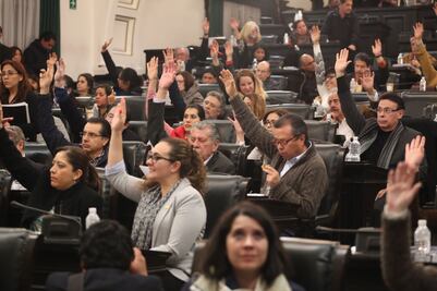 Acotan derecho a renta básica en Constitución 
