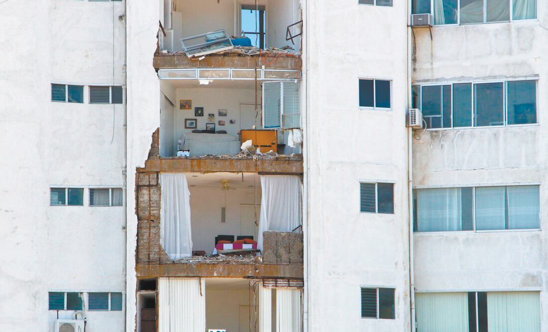 Las familias podrán adquirir una vivienda o un terreno adecuado a sus necesidades fuera de la Unidad Habitacional Pedregal de Cantaluna y así proteger su vida y la de sus familias. Foto: EFE