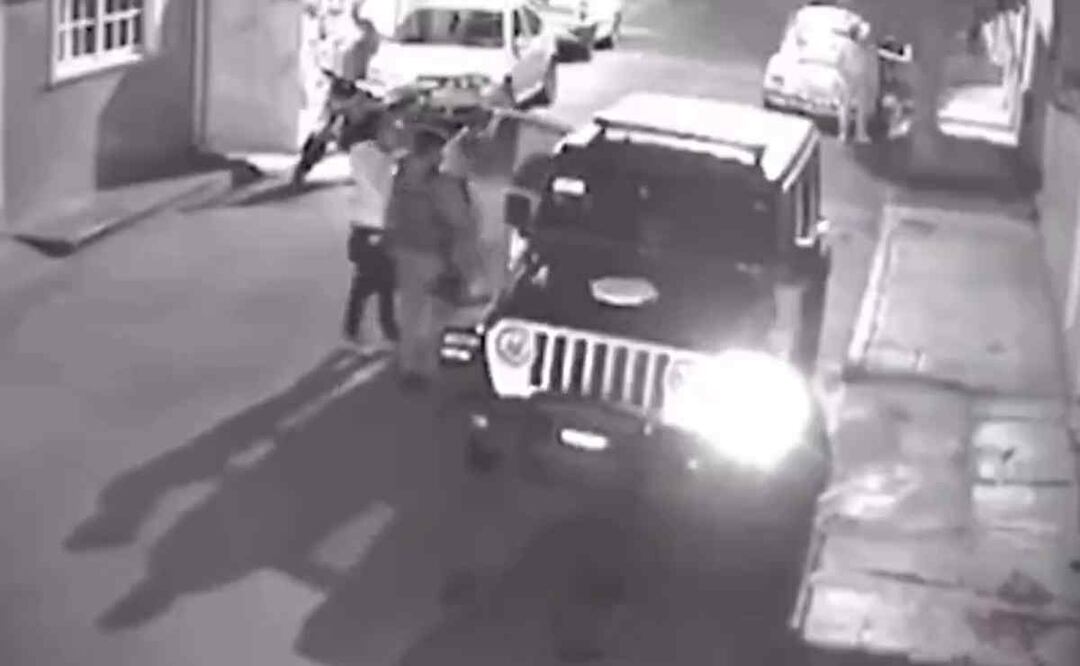 La joven fue vista por última vez el pasado 13 de abril, cuando elementos de la Secretaría de Seguridad Ciudadana la subieron a una patrulla, hecho que quedó grabado en un video de vigilancia de una casa vecina. Foto: Captura de pantalla