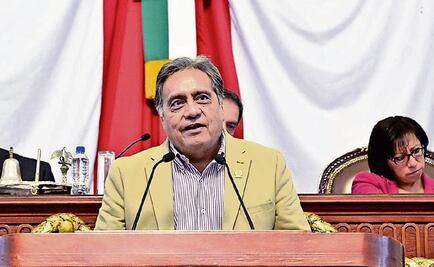 Roban cartera a diputado