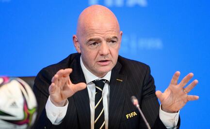 Gianni Infantino califica el grito homofóbico en México como "una costumbre idiota"