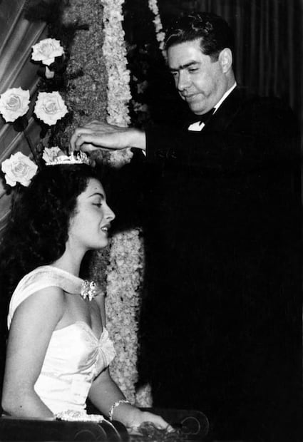 Así eran los desfiles y bailes de primavera