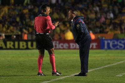 Los árbitros se desquitarán de Miguel Herrera