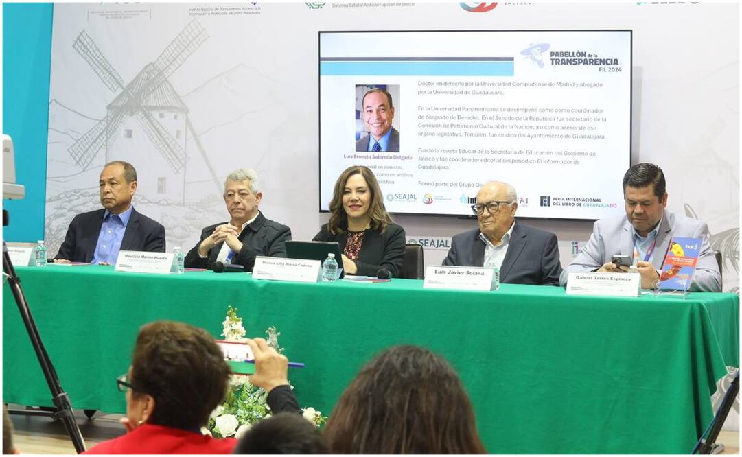 En la presentación del libro “La agenda democrática del Grupo Oaxaca: balance y futuro” en la FIL de Guadalajara, la comisionada Blanca Lilia Ibarra llamó al poder Legislativo a construir mecanismos que garanticen a la sociedad su derecho a saber. Foto: Especial