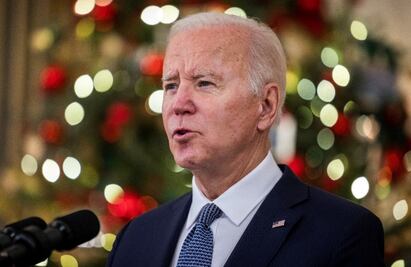 Con voz ronca, Biden asegura que sólo tiene un "resfriado"