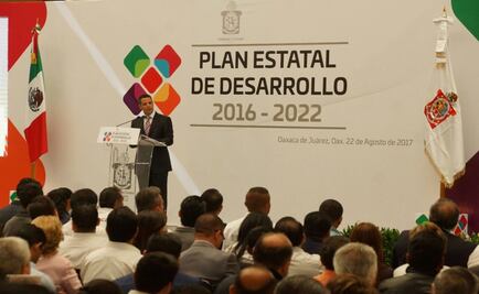 Presenta Murat Plan de Desarrollo para Oaxaca