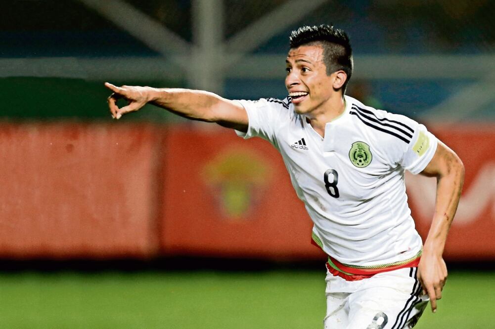 El delantero del Querétaro cayó con el pie derecho en la Selección Nacional; se espera una larga trayectoria (MOISÉS CASTILLO. AP)