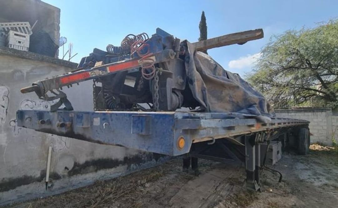 Desmantelan en Tepetitlán Hidalgo, predio  de resguardo de unidades robadas (04/12/2025). Foto: Especial