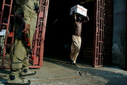 Nigeria captura a tres mexicanos tras desmantelar el mayor laboratorio clandestino de metanfetamina del país