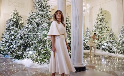 Presenta Melania Trump decoración de Navidad en la Casa Blanca