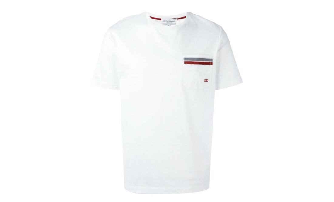 Camiseta con bolsillo. Marca: Salvatore Ferragamo.