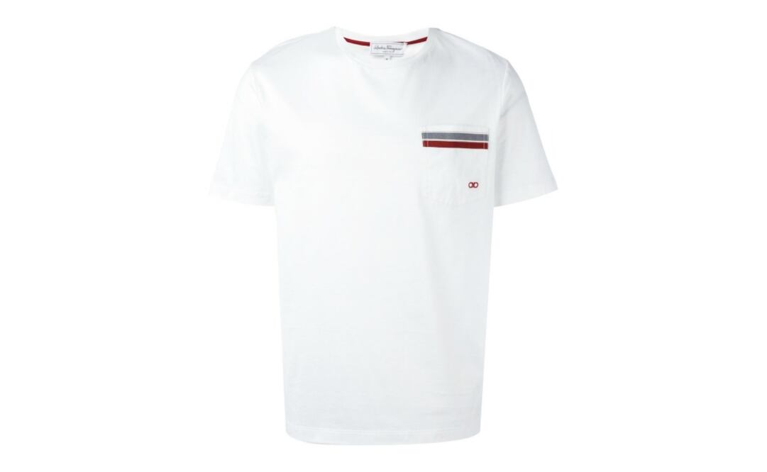 Camiseta con bolsillo. Marca: Salvatore Ferragamo.