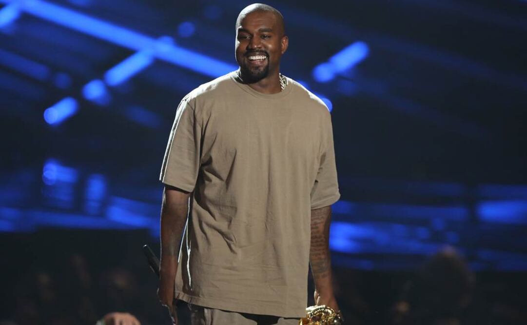 Hace menos de un mes, West había respaldado la candidatura de Hillary Clinton para la presidencia en las elecciones presidenciales de 2016. FOTO: Archivo AP