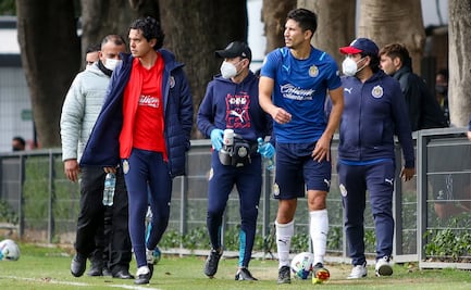 Jesús Molina estará fuera Chivas entre 7 y 9 meses; sufre rotura de ligamento