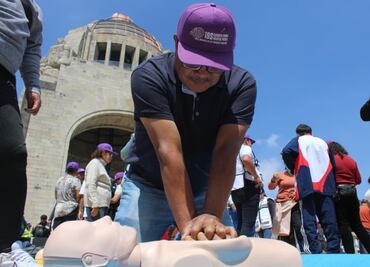 FOTOS: Realizan clase masiva de primeros auxilios y RCP en el Monumento a la Revolución