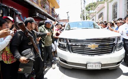 AMLO sale de mitin en Guerrero entre policías comunitarios y fuerzas estatales