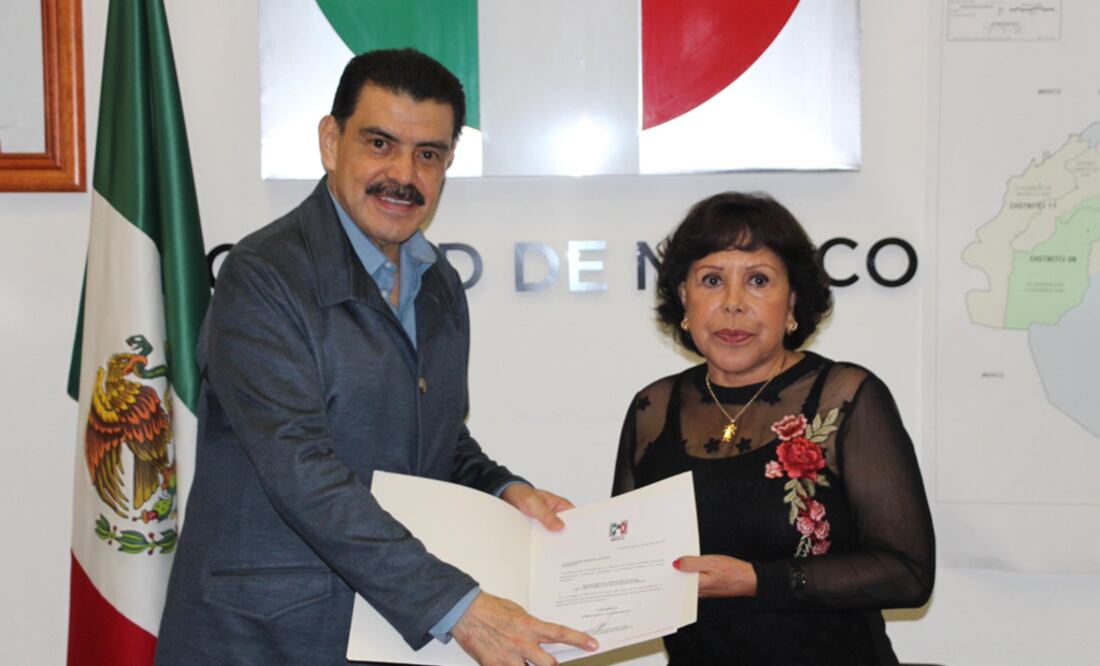 En el Salón Presidentes de la sede priista, Francisco Olvera Ruiz, dirigente del Comité Directivo del Partido Revolucionario Institucional en la Ciudad de México, llevó a cabo el nombramiento. Foto: Tomada de @PRICDMX_